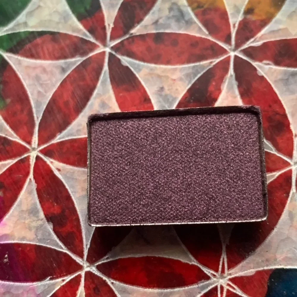 Mary Kay Mineral Eye Shadow- Sweet Plum, purple